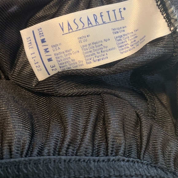 Vassarette Medium Elegant 32” Long Black Women's Slip w Slit Nylon & Lace NEW - Picture 7 of 14